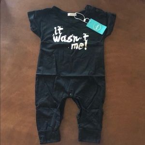 🎉2xHP🎉BNWT It wasn’t me baby onesie